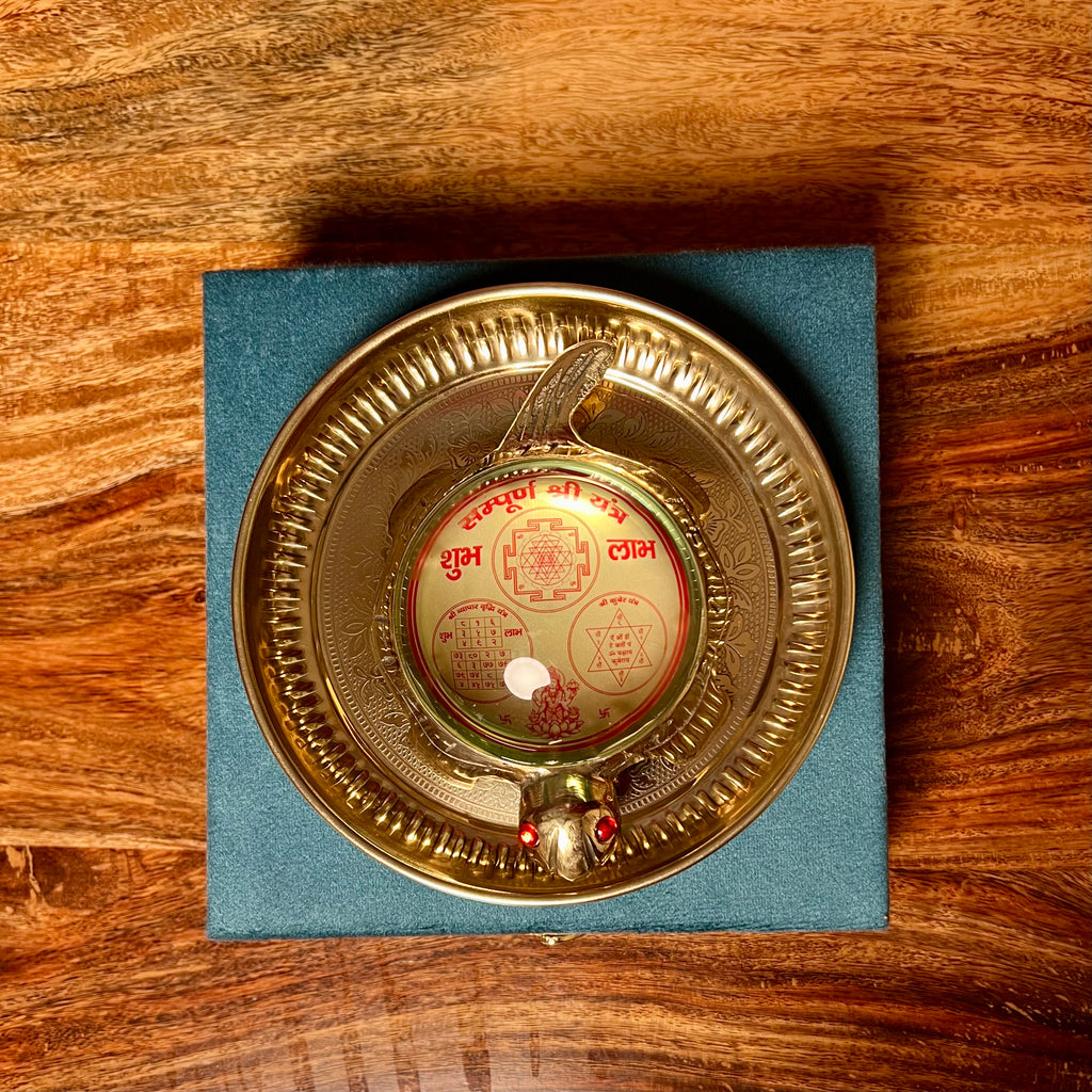 BRASS TORTOISE WITH PLATE SET