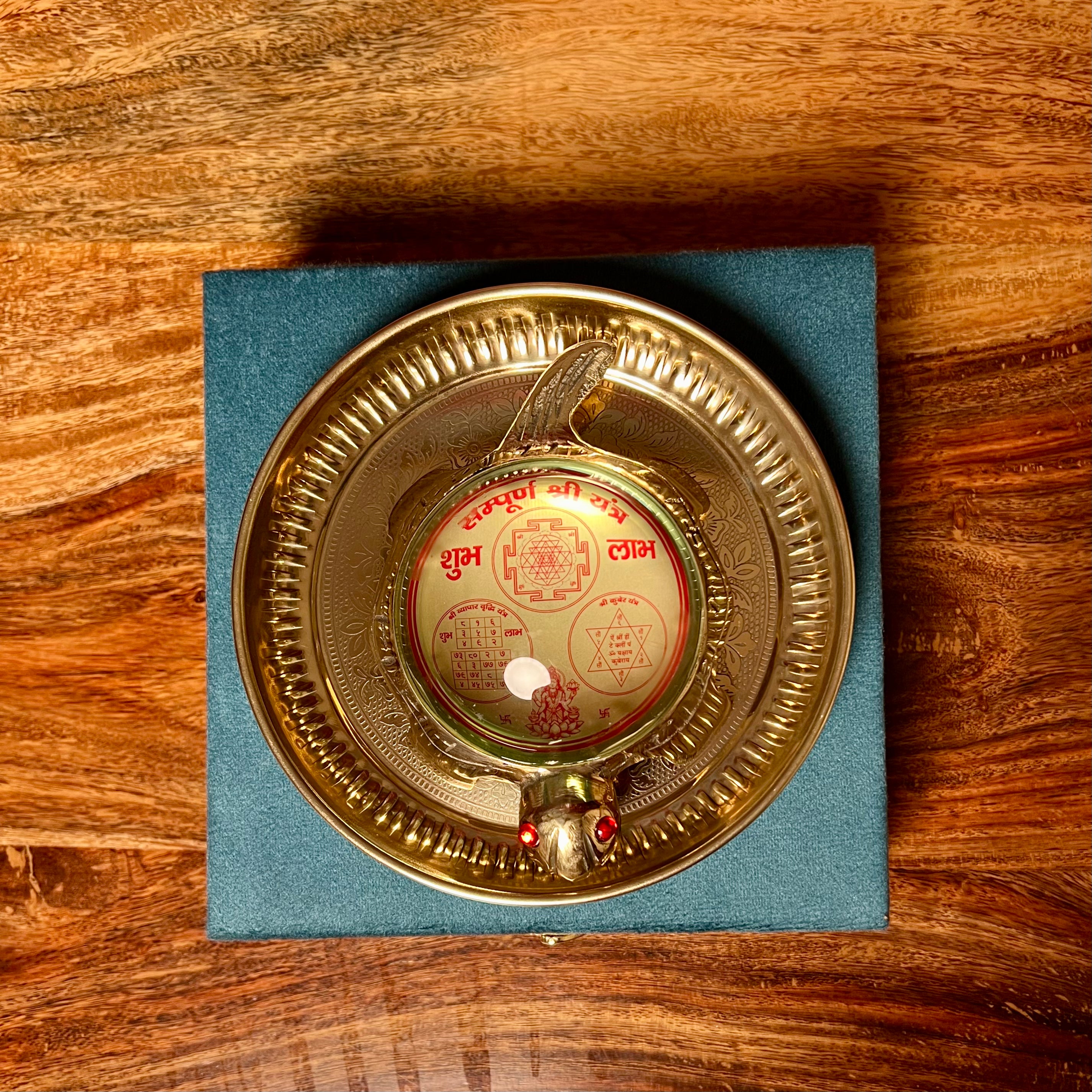 BRASS TORTOISE WITH PLATE SET