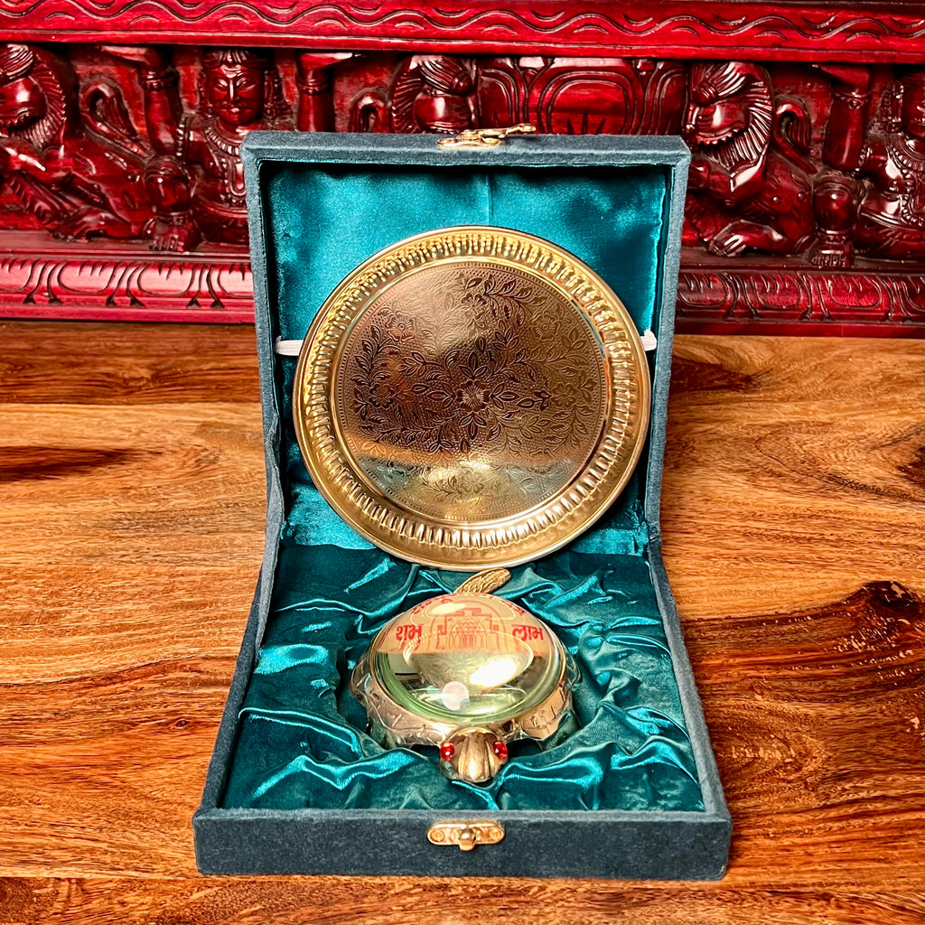 BRASS TORTOISE WITH PLATE SET