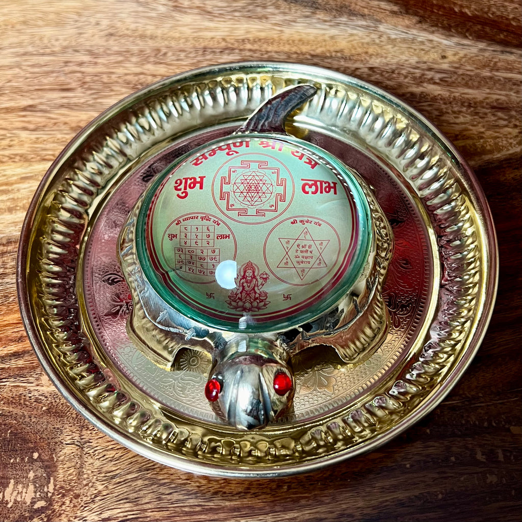 BRASS TORTOISE WITH PLATE SET