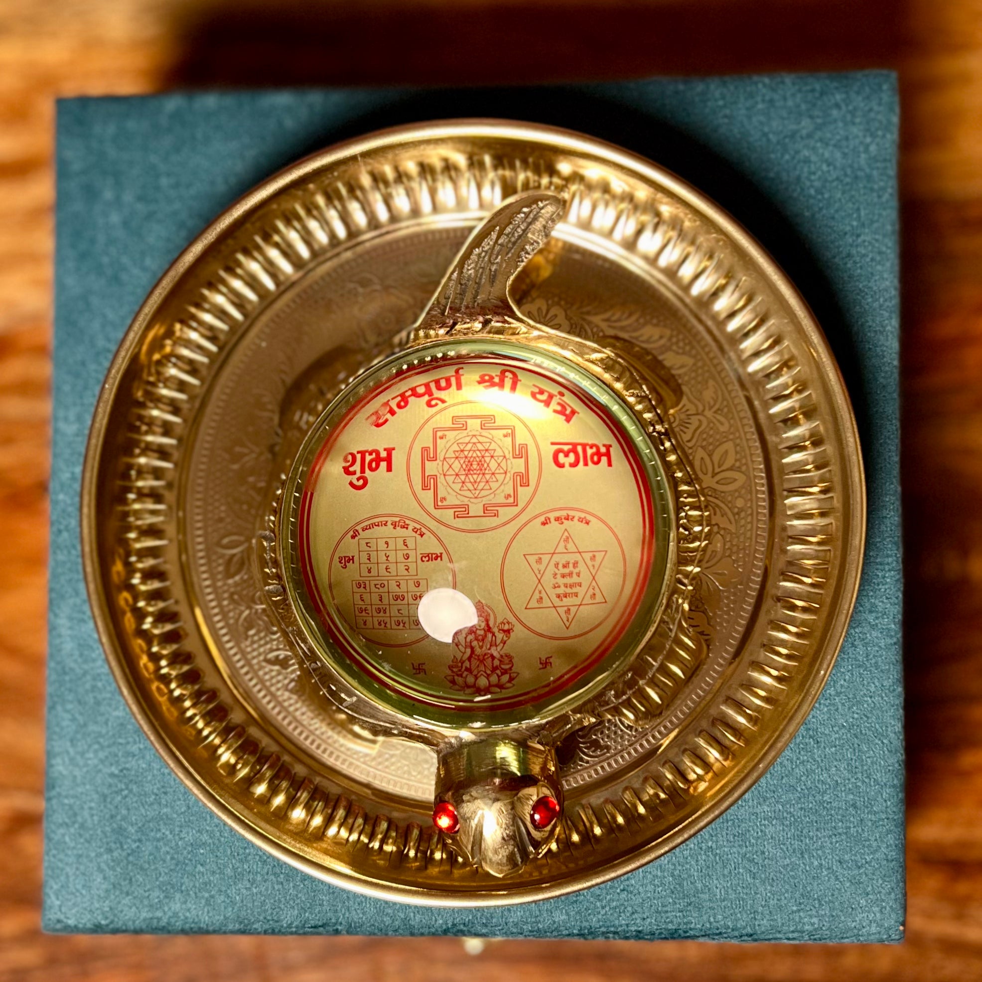 BRASS TORTOISE WITH PLATE SET