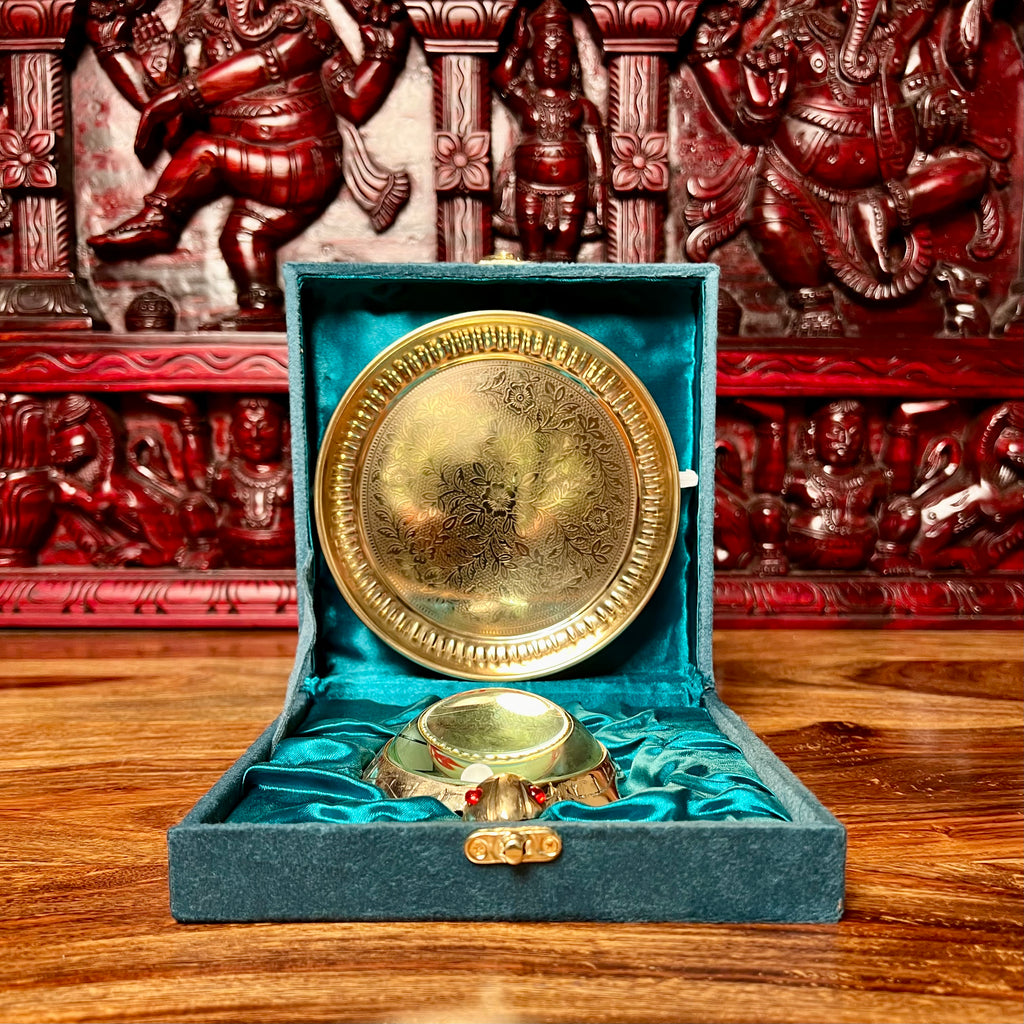BRASS TORTOISE WITH PLATE SET