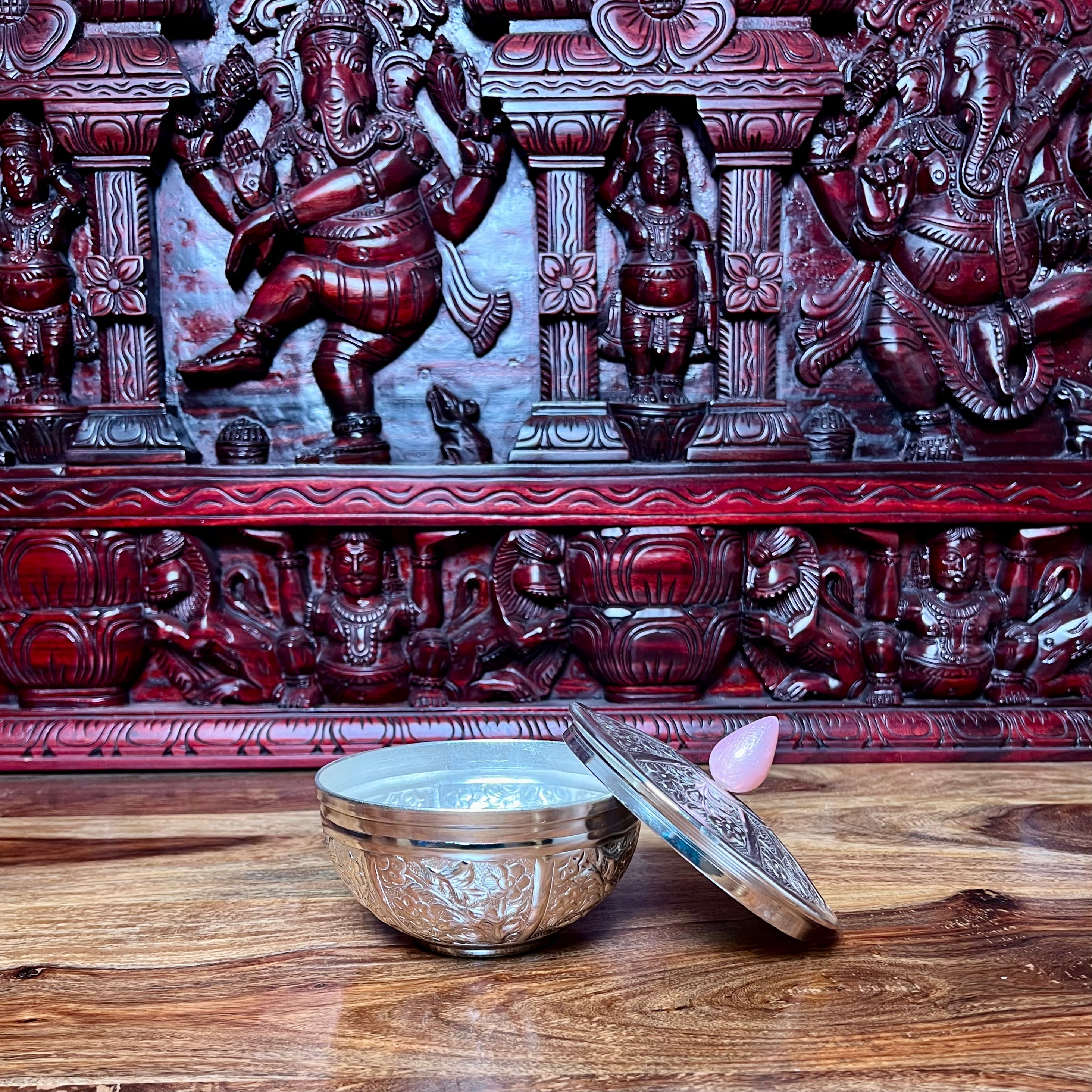 METAL BOWL WITH RESIN KNOB