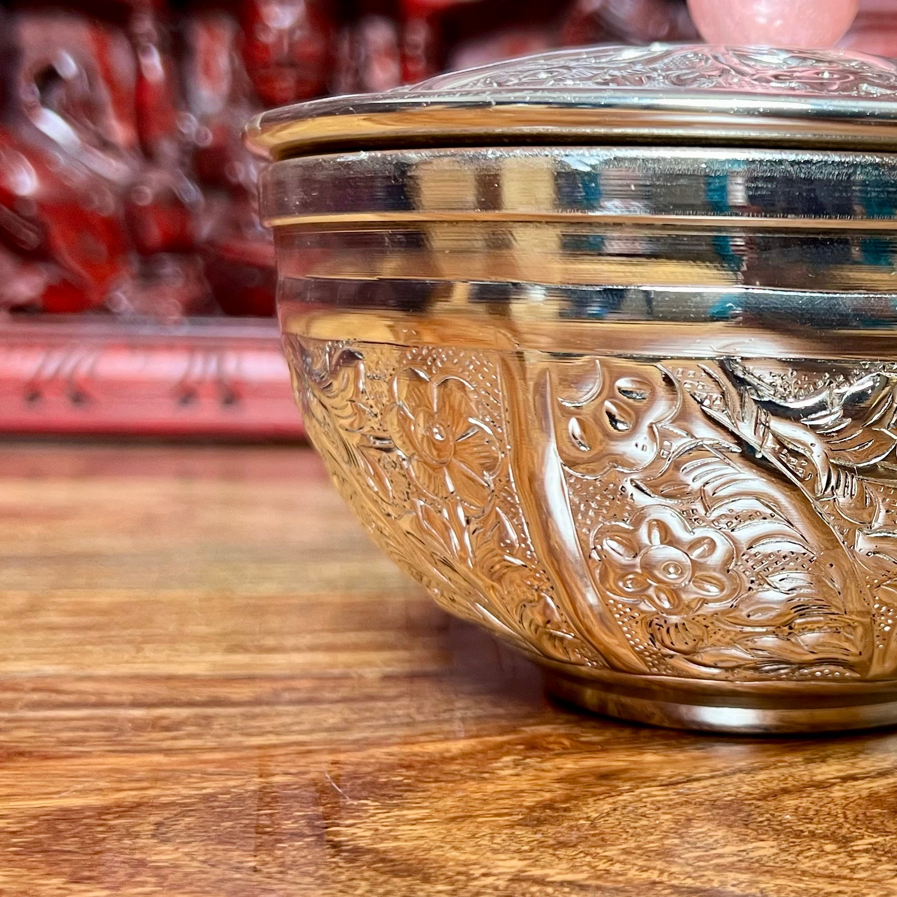 METAL BOWL WITH RESIN KNOB