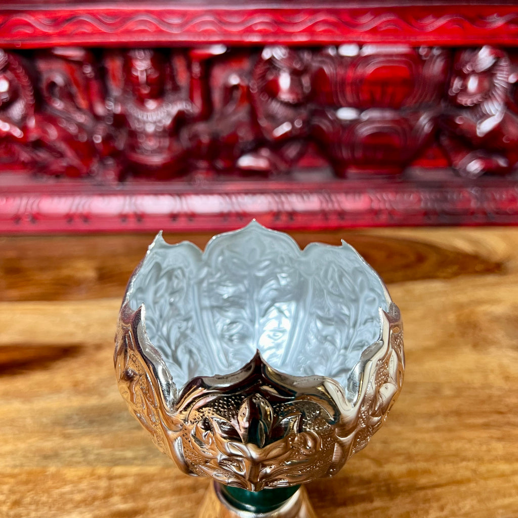 METAL LOTUS STAND