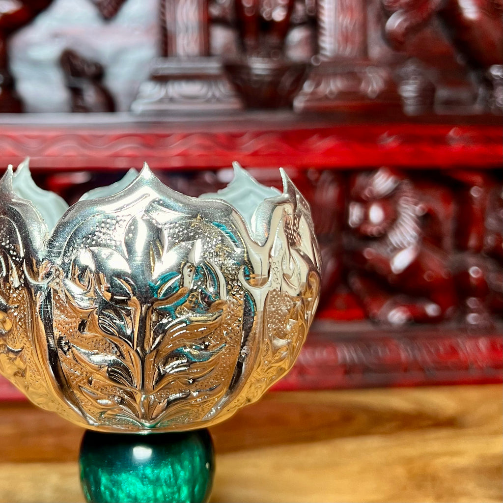 METAL LOTUS STAND
