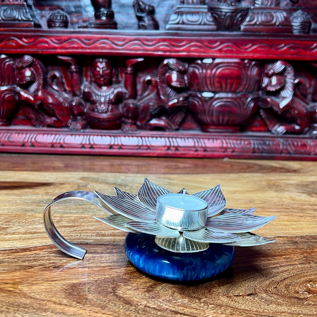 METAL LOTUS T-LIGHT WITH HANDLE