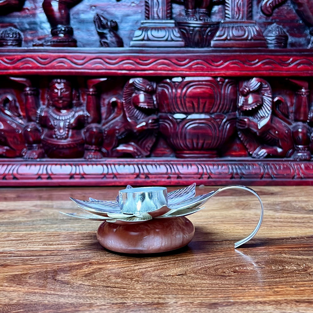METAL LOTUS T-LIGHT WITH HANDLE