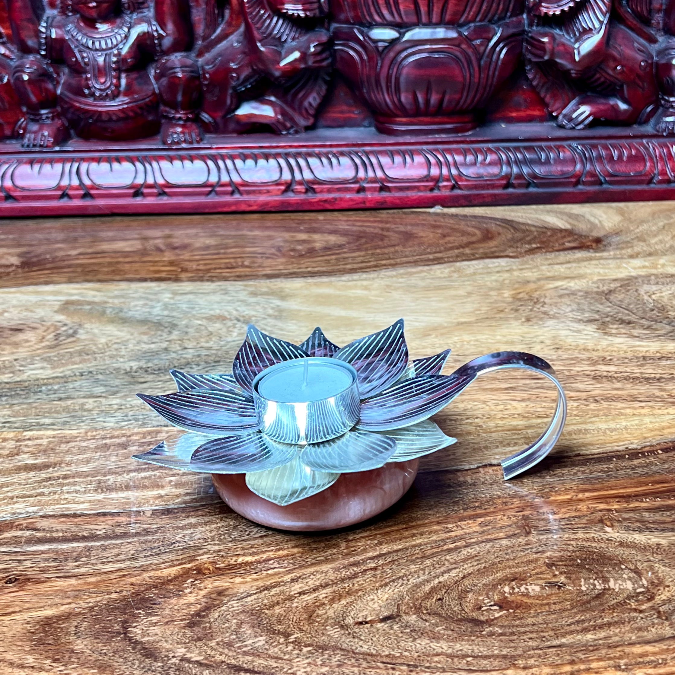 METAL LOTUS T-LIGHT WITH HANDLE