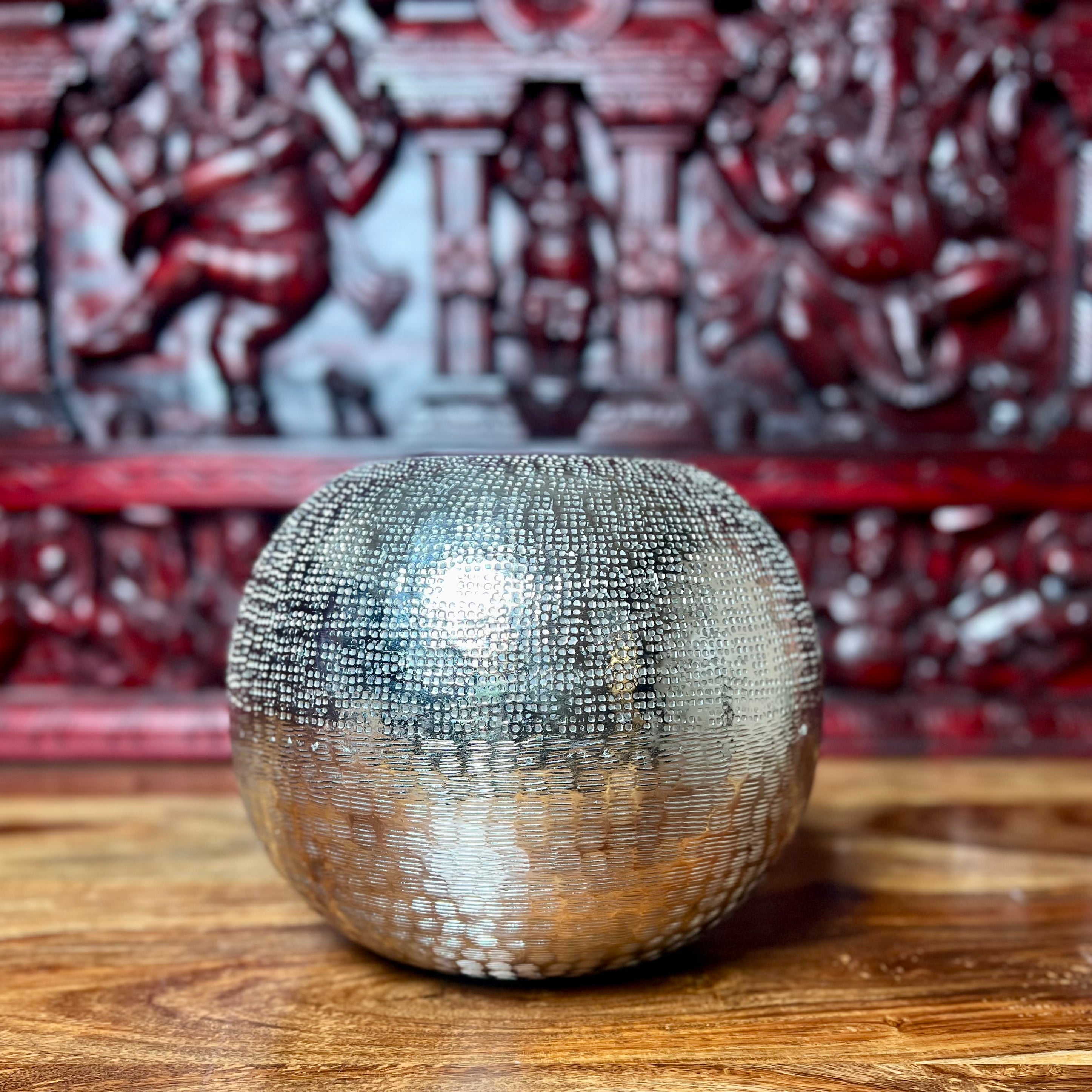 METAL VASE