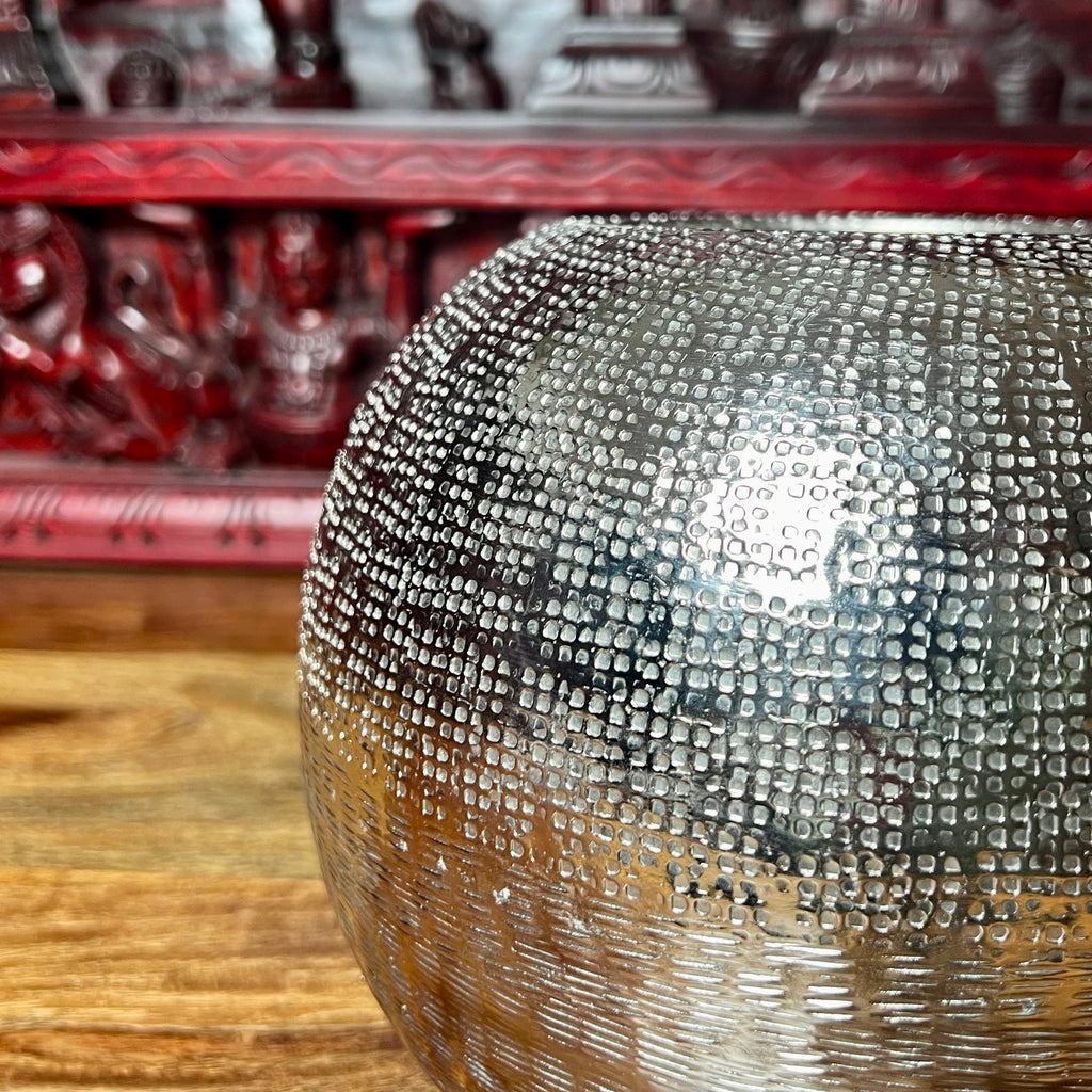 METAL VASE