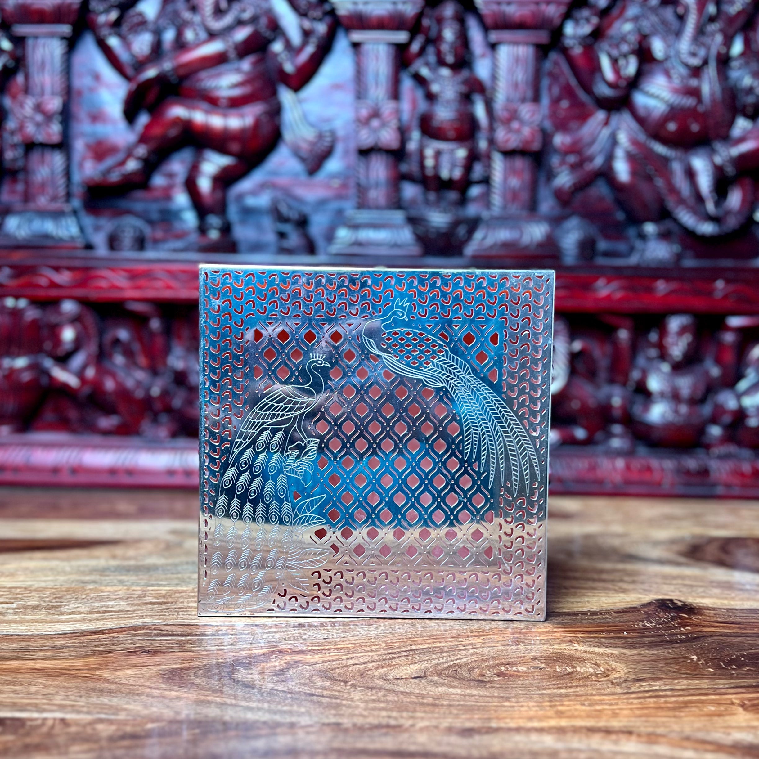 METAL & RESIN BOX