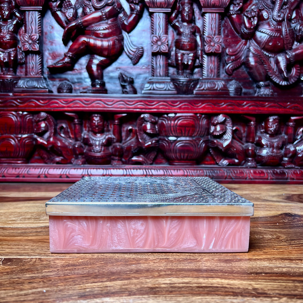 METAL & RESIN BOX