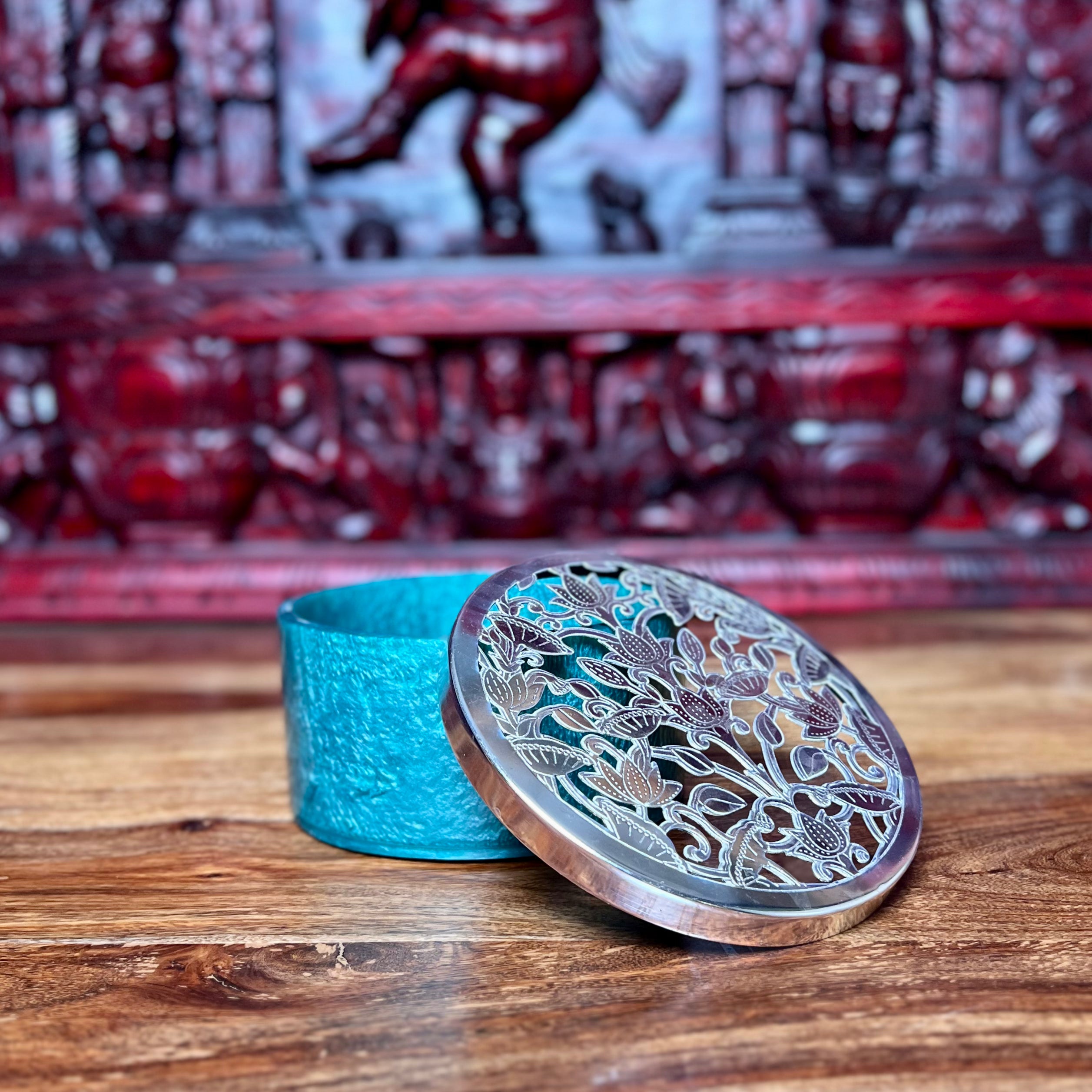 METAL & RESIN BOX
