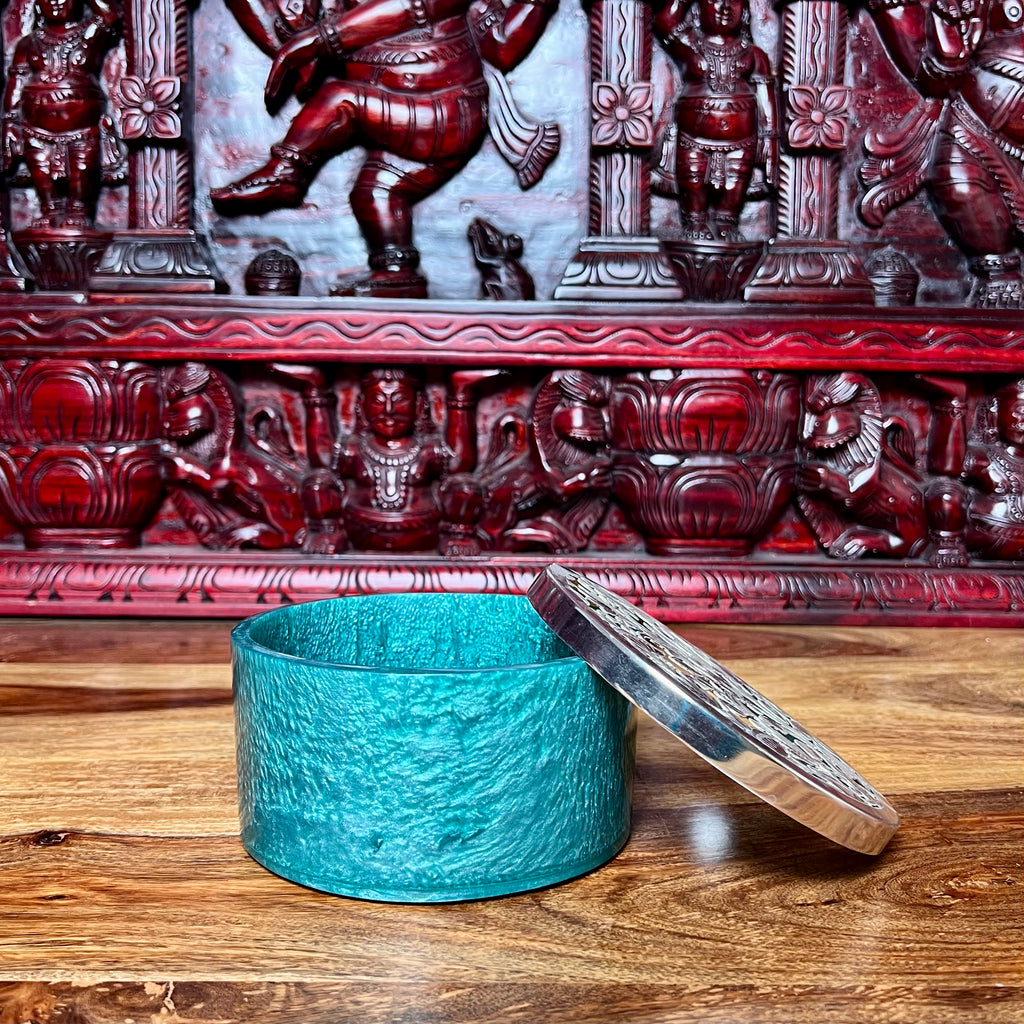 METAL & RESIN BOX