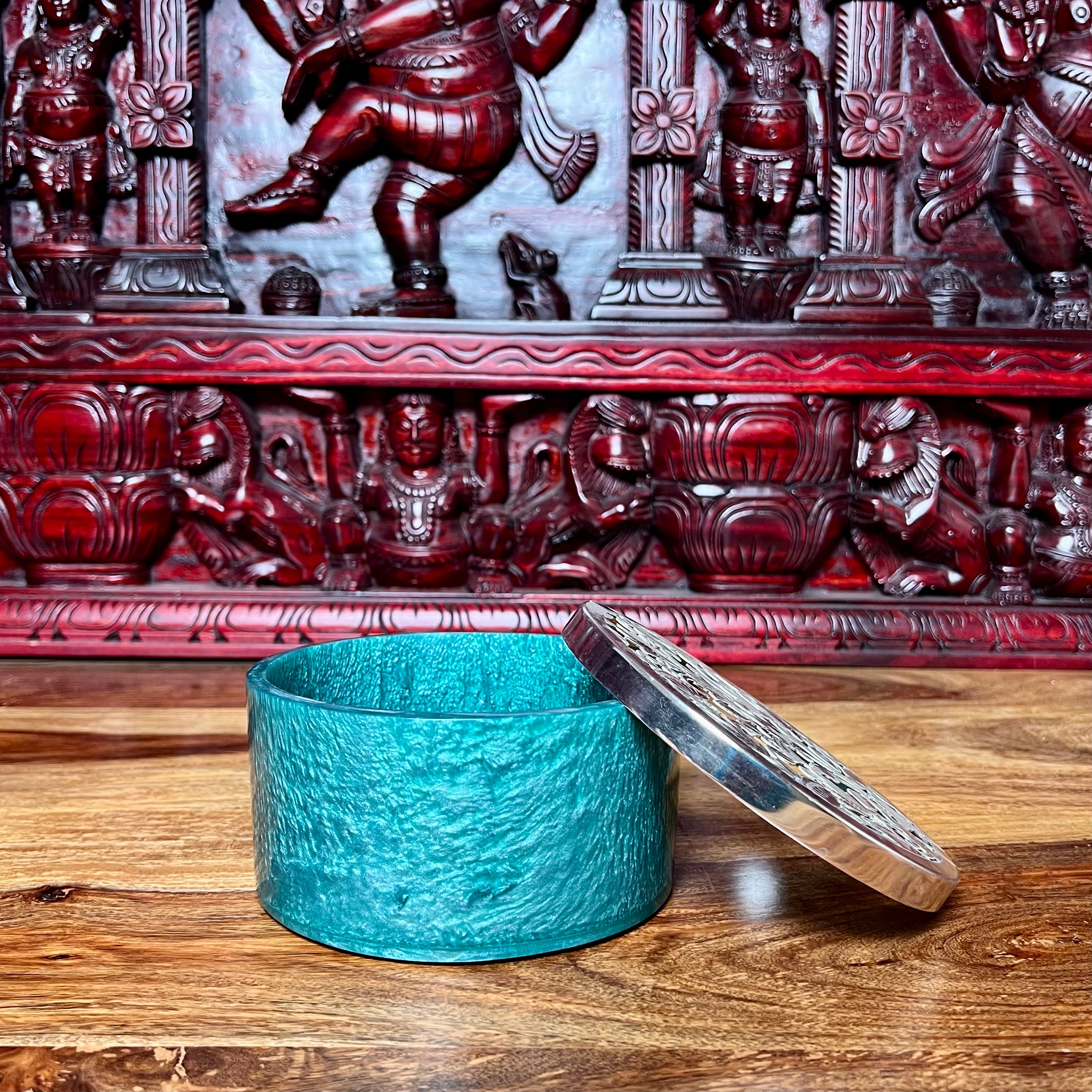 METAL & RESIN BOX