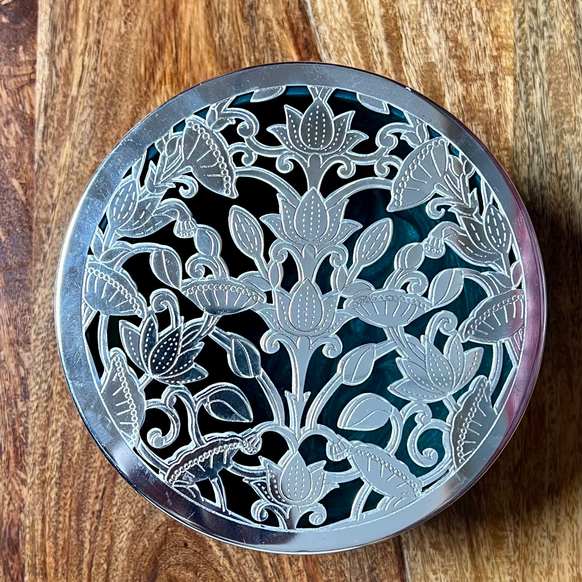 METAL & RESIN BOX