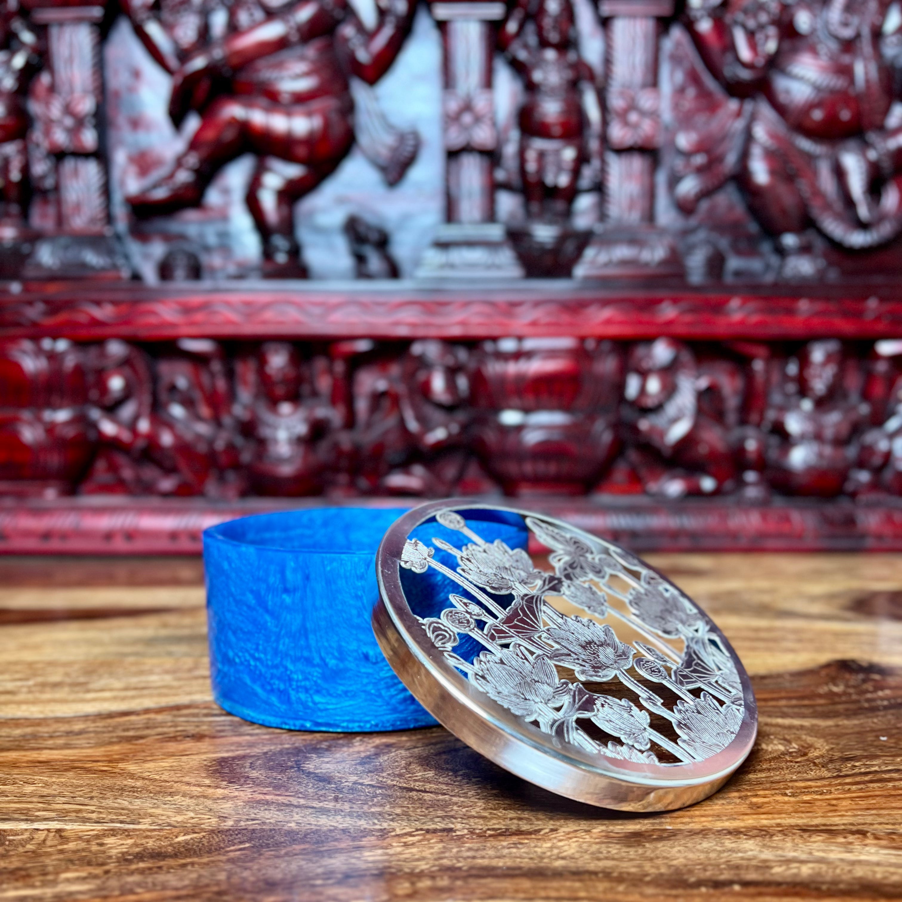 METAL & RESIN BOX