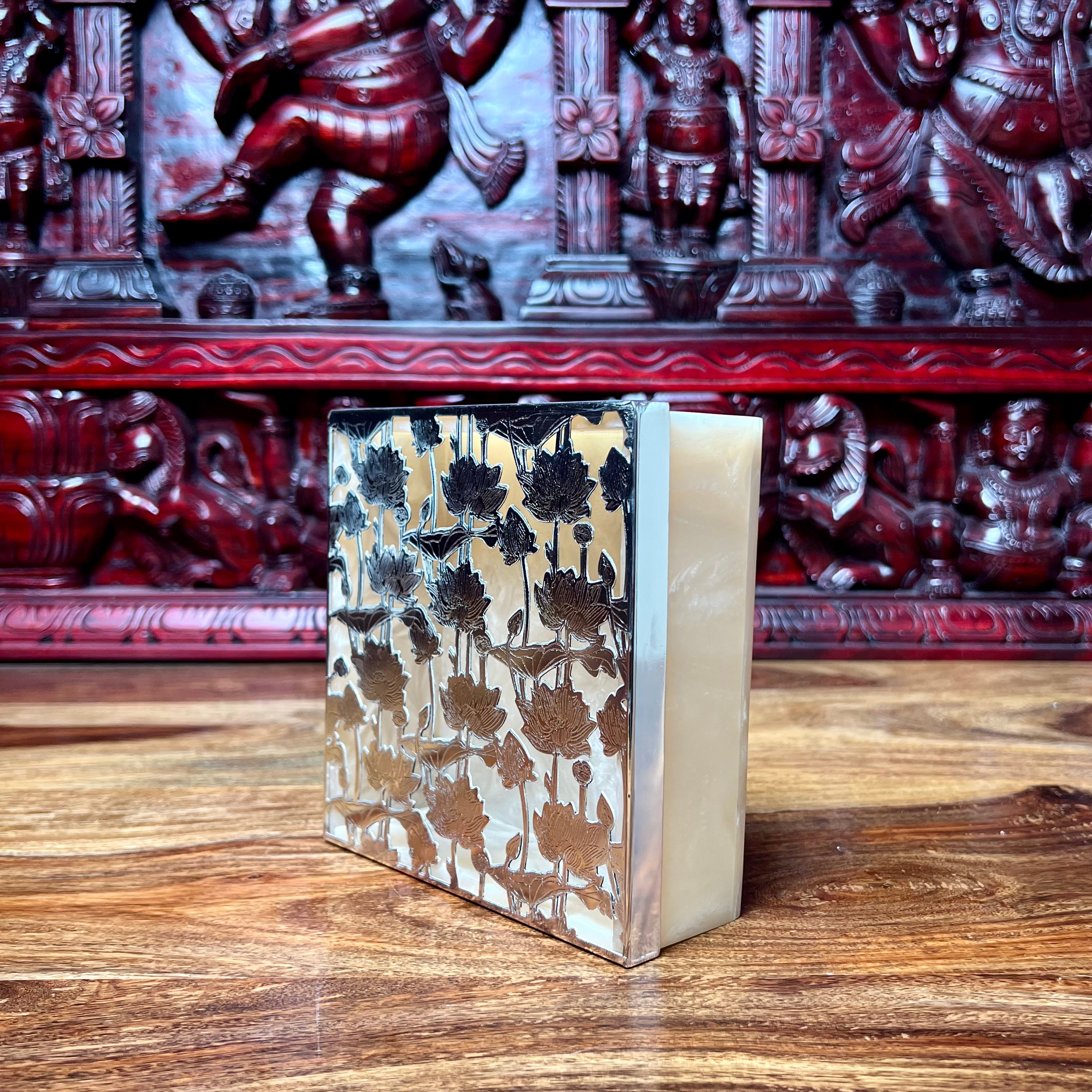 METAL & RESIN BOX