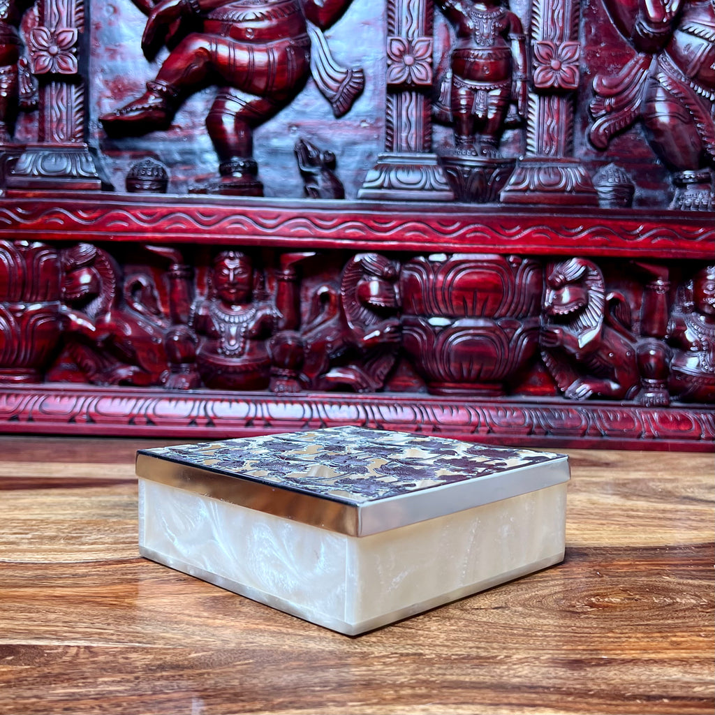 METAL & RESIN BOX